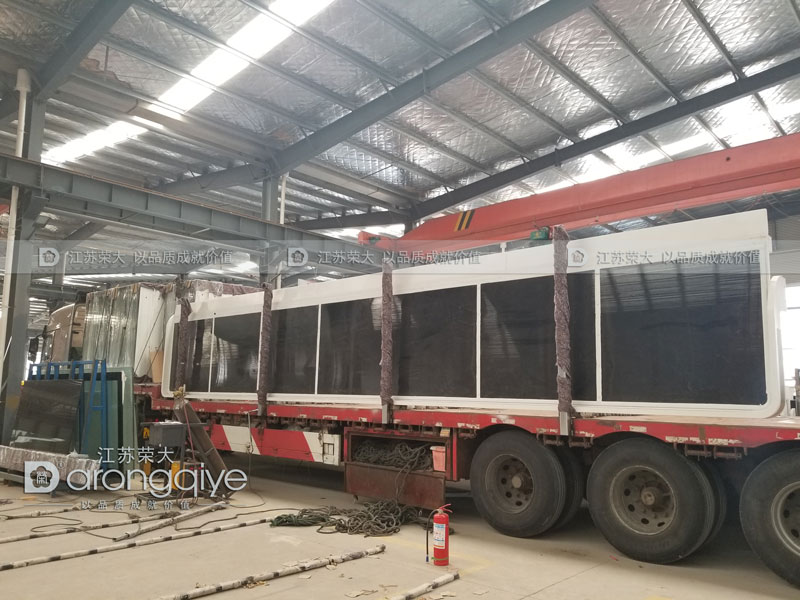 第二批廣東太陽(yáng)能候車(chē)亭發(fā)貨