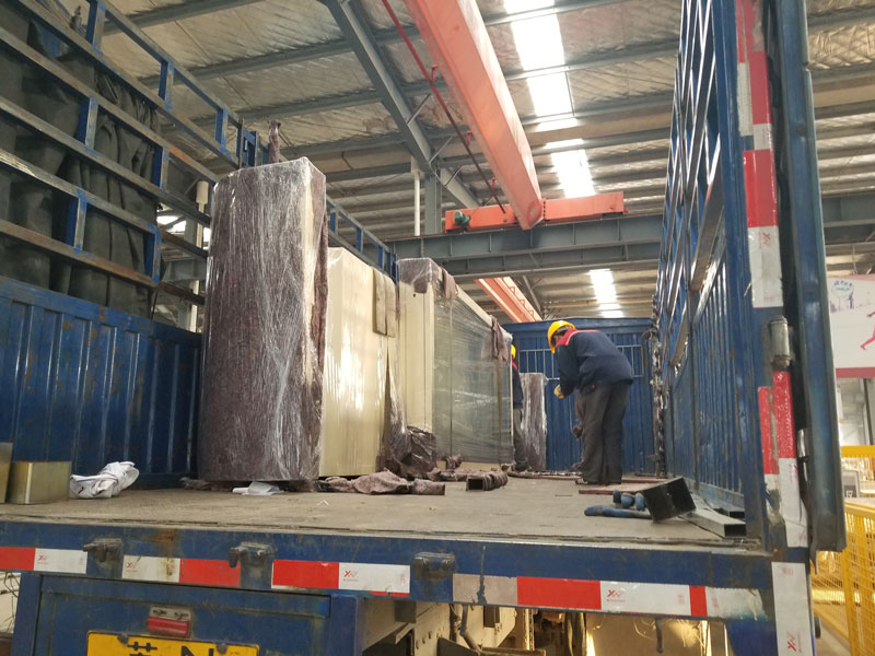 江蘇榮大發往山東的公交候車亭圖片記錄