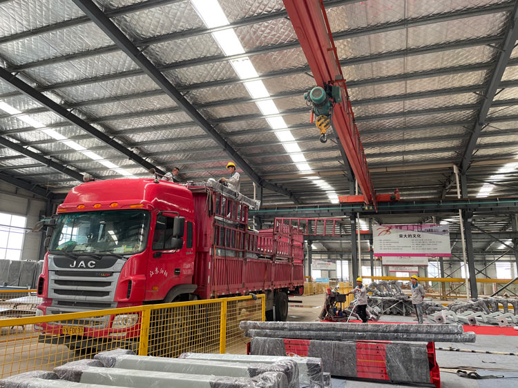 鹽城現(xiàn)代候車(chē)亭發(fā)貨案例第四批