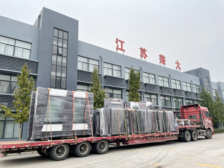 供應江蘇現(xiàn)代化公交候車亭第二批發(fā)貨