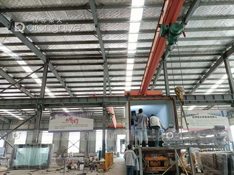 公交候車亭成功發往德國配圖一