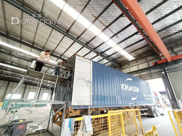 第二批智慧公交站臺(tái)正式發(fā)往德國配圖二